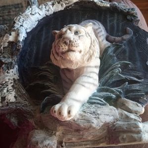 Tiger Decor